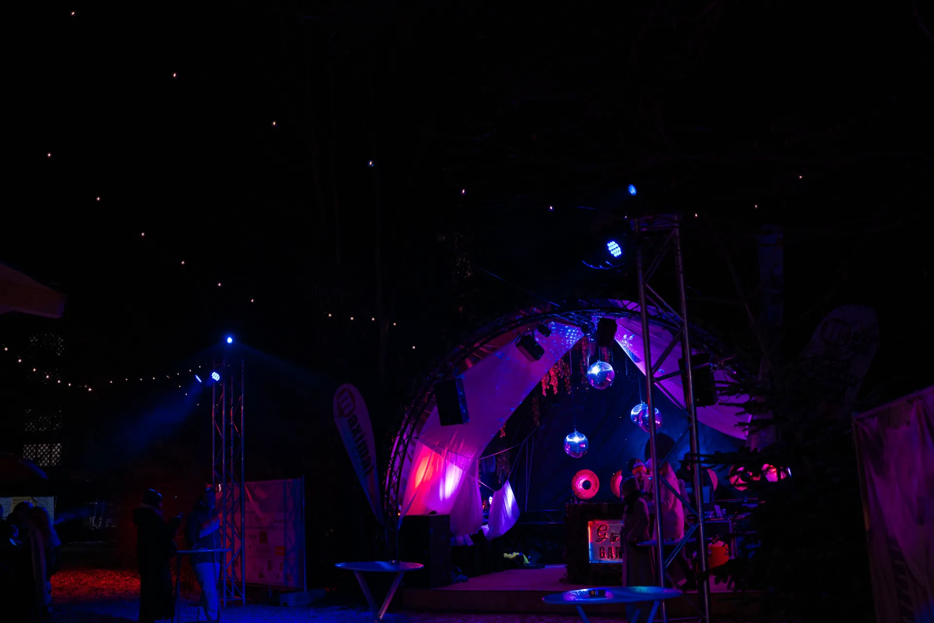 NBS Event Solutions Technik-Setup bei einer Outdoor-Veranstaltung